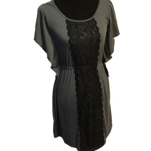 Adorable gray dress with black lace